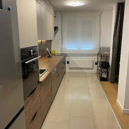 By The Center Apartment *