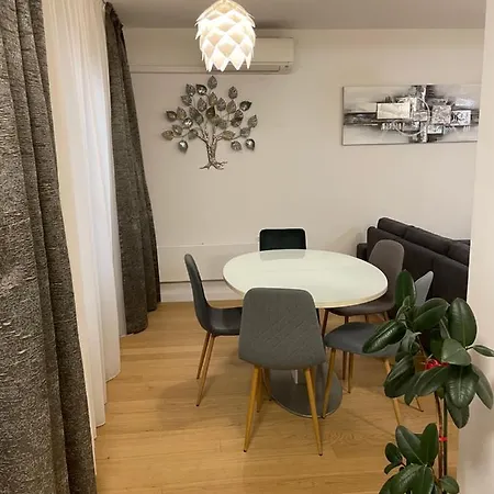 Apartamento By The Center Zadar