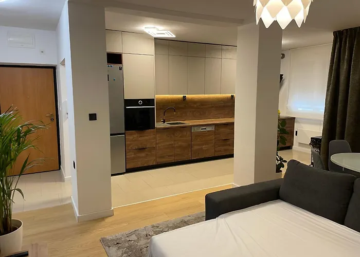 아파트 By The Center *