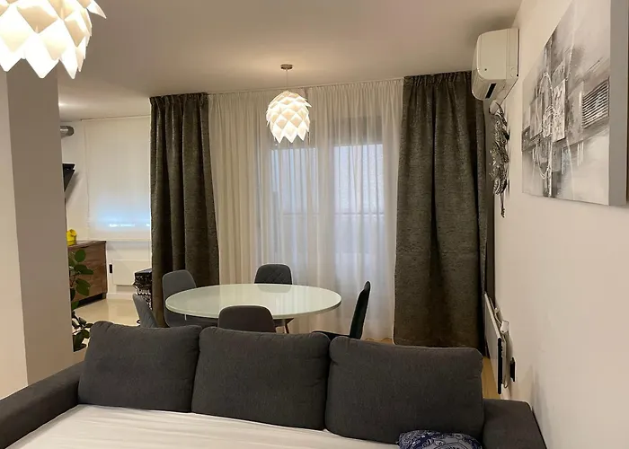 By The Center * 자다르