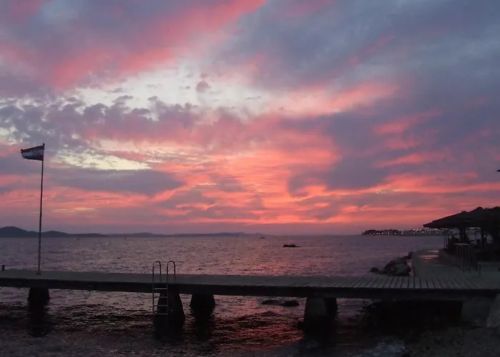 By The Center 자다르