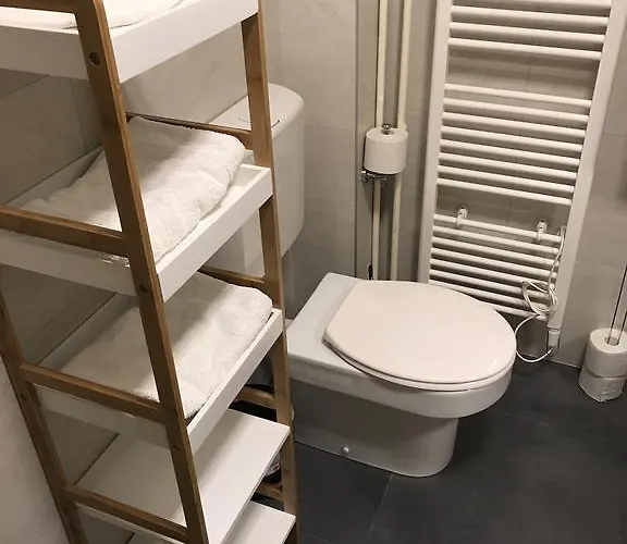 아파트 By The Center *